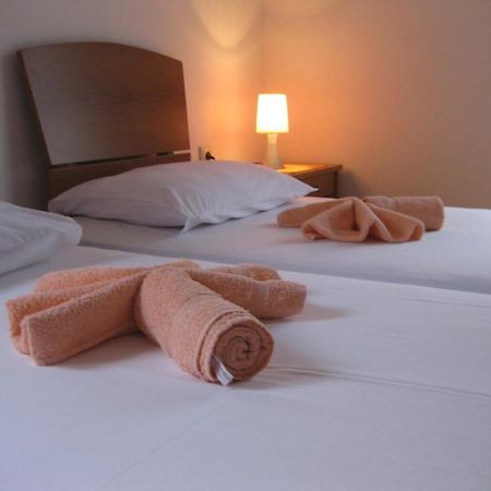 Apartments Drobni Pijesak Petrovac Phòng bức ảnh