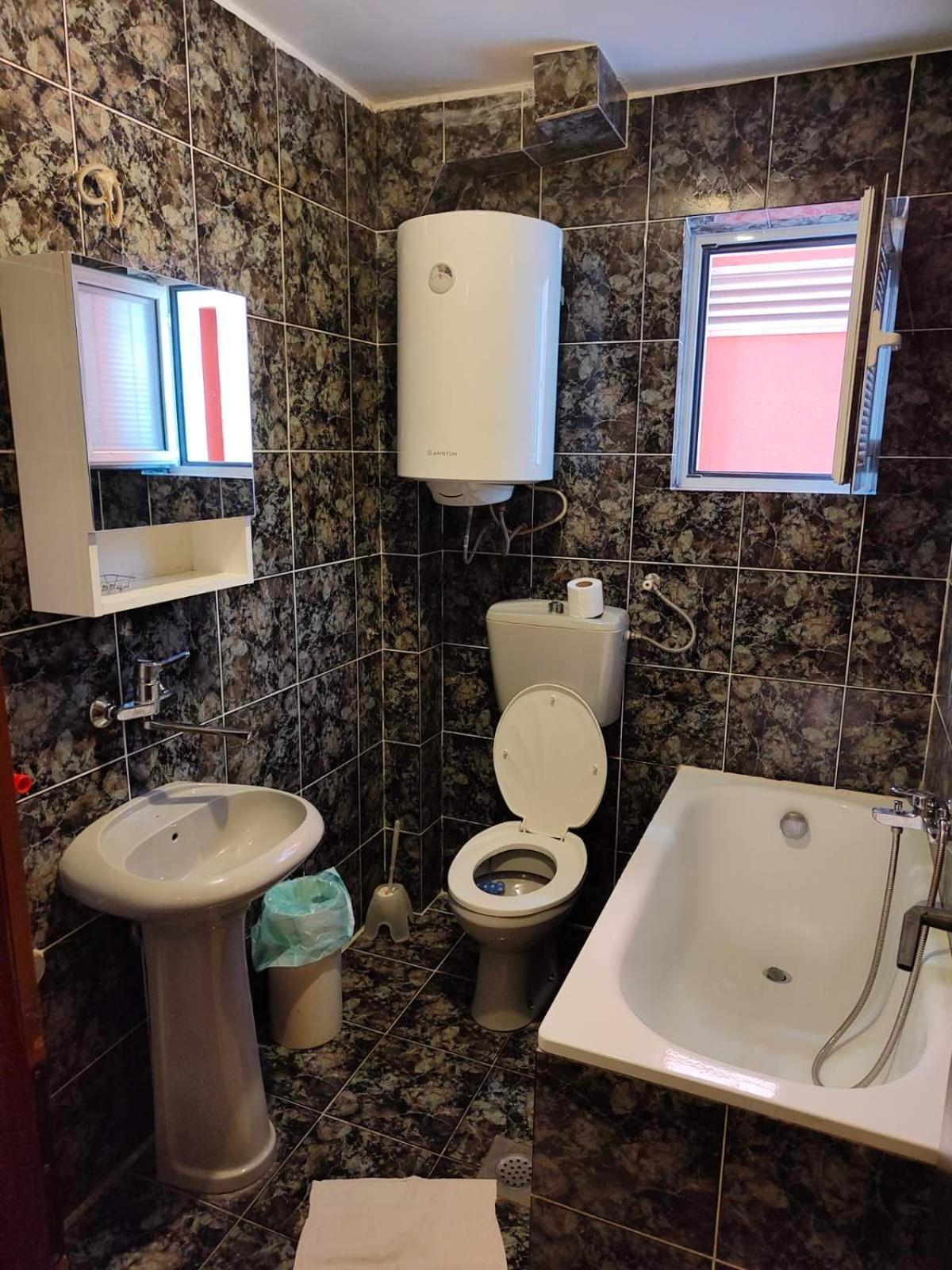 Apartments Drobni Pijesak Petrovac Phòng bức ảnh