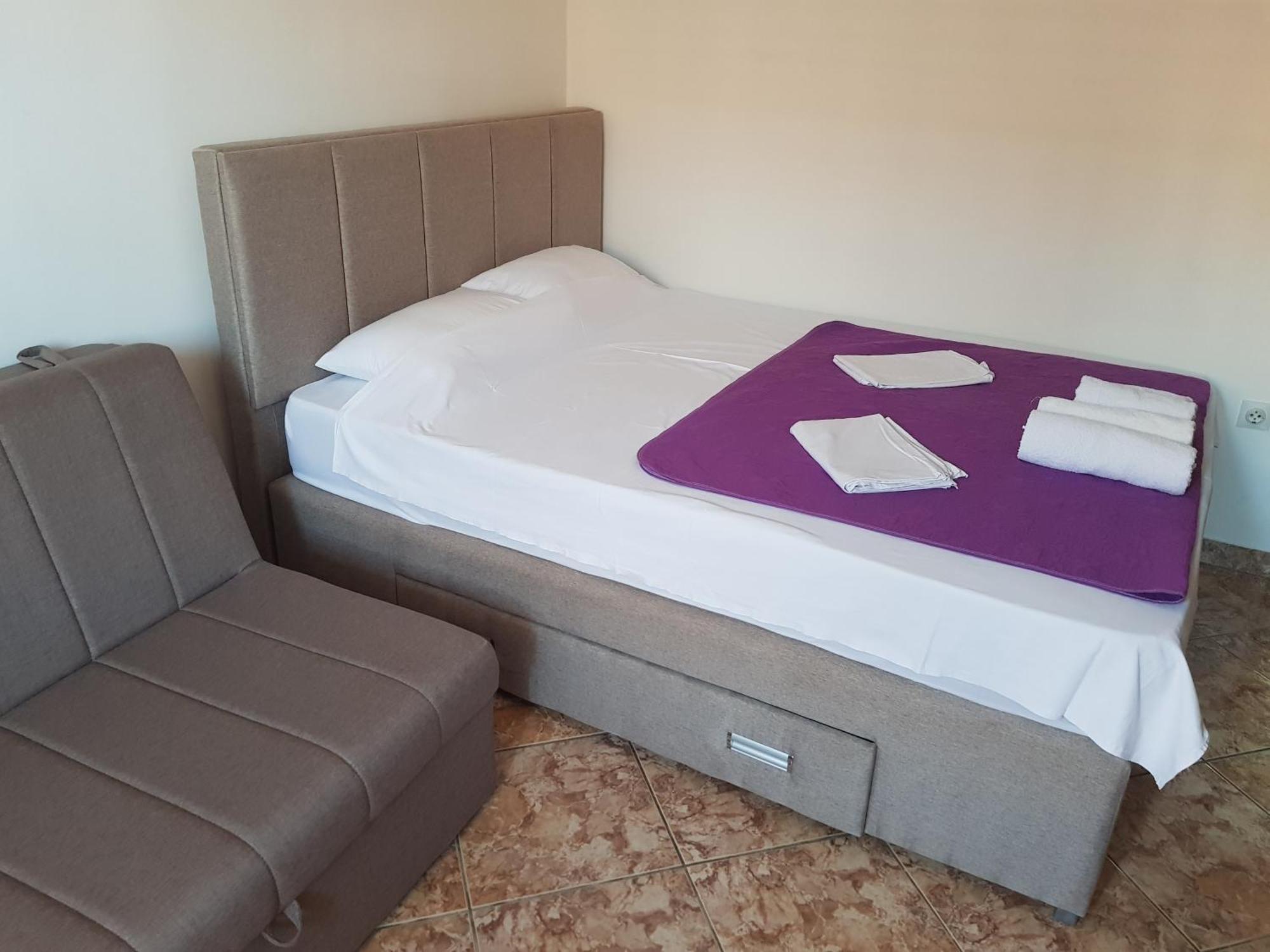 Apartments Drobni Pijesak Petrovac Phòng bức ảnh