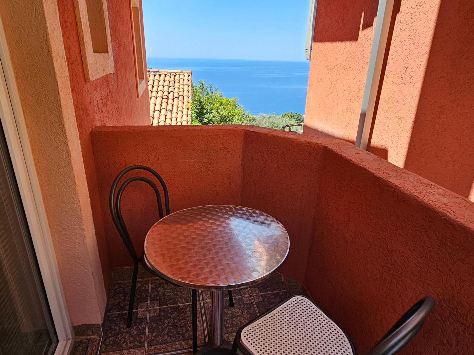 Apartments Drobni Pijesak Petrovac Phòng bức ảnh