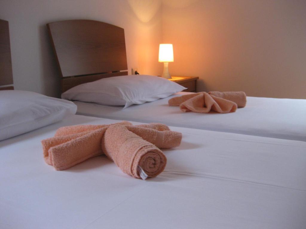 Apartments Drobni Pijesak Petrovac Phòng bức ảnh