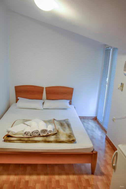 Apartments Drobni Pijesak Petrovac Ngoại thất bức ảnh