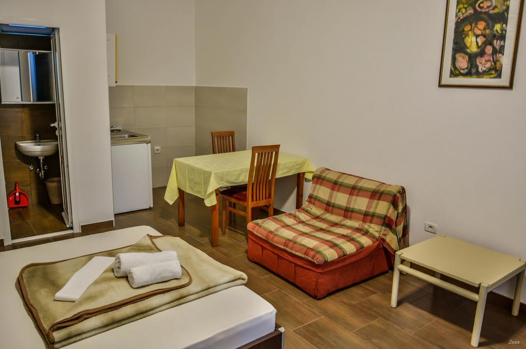 Apartments Drobni Pijesak Petrovac Ngoại thất bức ảnh