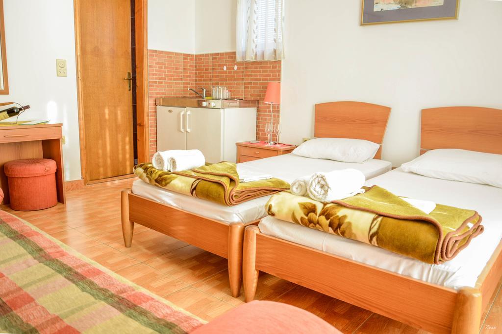Apartments Drobni Pijesak Petrovac Ngoại thất bức ảnh